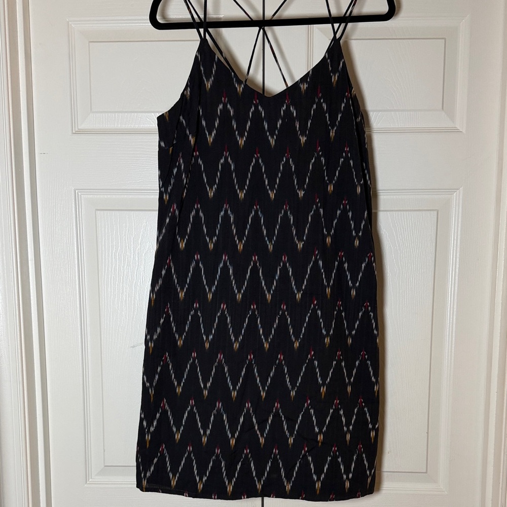 LOFT Black Zigzag Print Strappy Mini Dress. Size 8